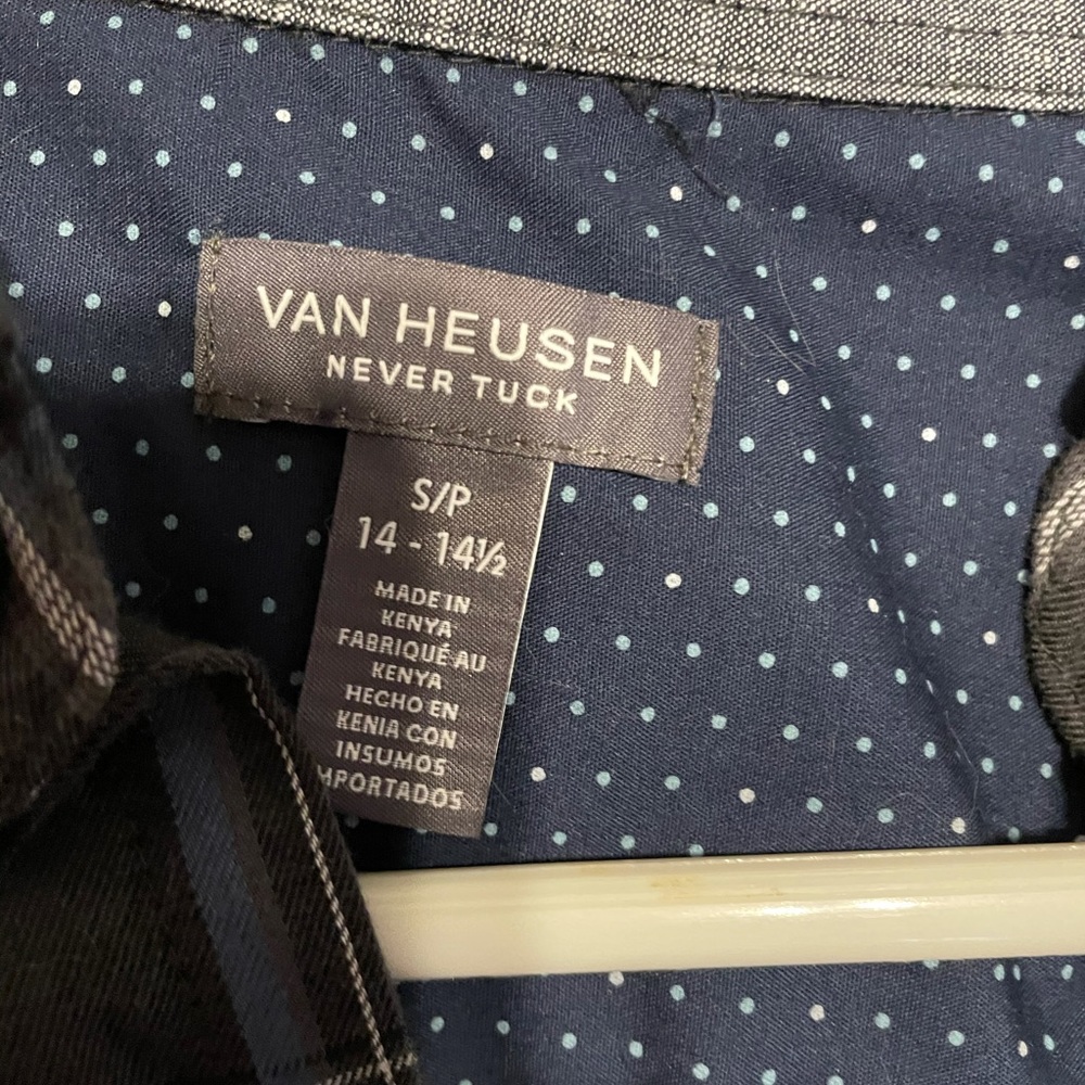 Men’s Size Medium Van Huesen dress shirts
